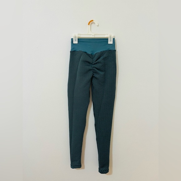 🩷✨NWOT SCRUNCH BOOTY LEGGINGS✨🩷‎ - Picture 2 of 6